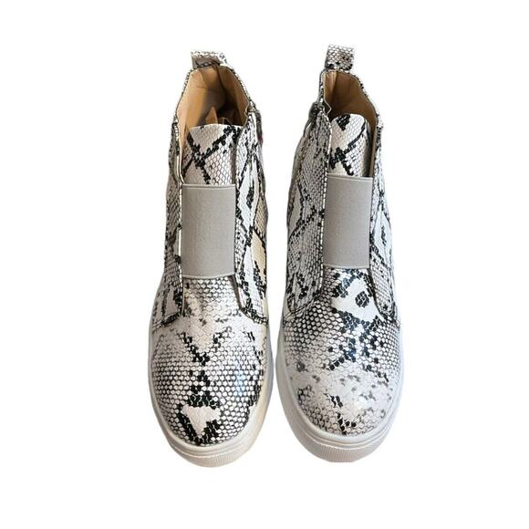 New Sneaker Boots Womens Black 7.5M Snake Print GLADY Waterproof Ankle Zip - Picture 3 of 16